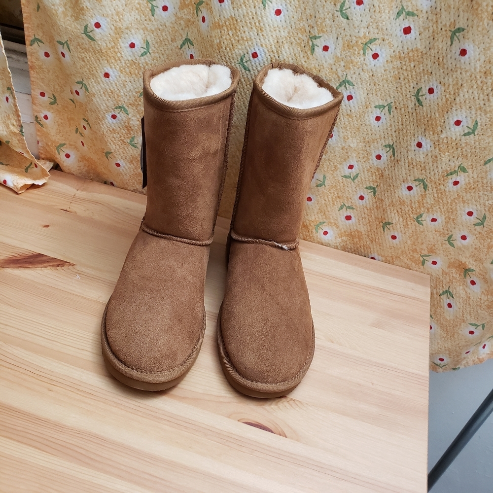 Pawz Bearpaw boots size 7